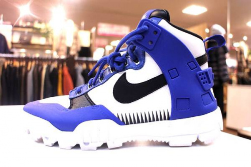 スニーカーのSALE