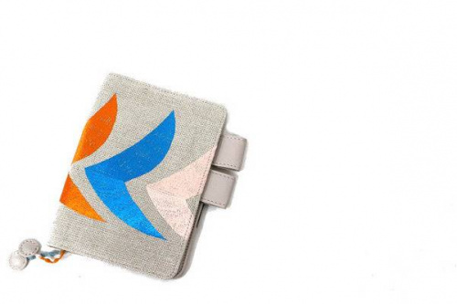 テキスタイルのバッグ