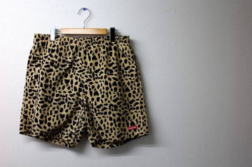 シュプリームのハーフパンツ