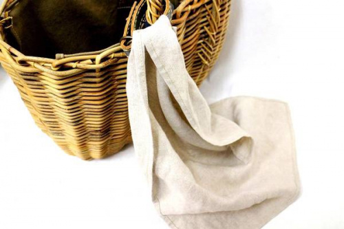 カゴバッグのレザー