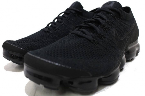 スポーツブランドのスニーカー