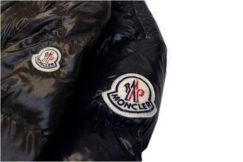 ブラックフライデーのCANADAGOOSE