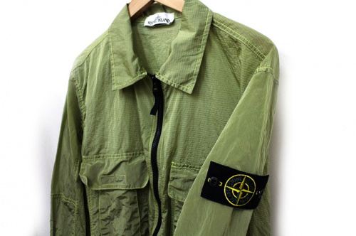 ストーンアイランドのナイロンメタル