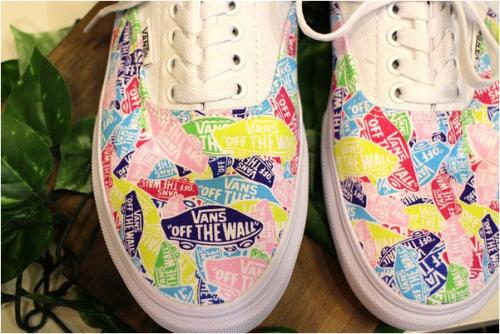 スニーカーのVANS