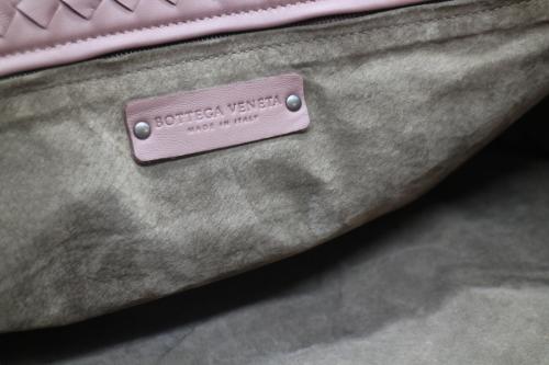 ボッテガヴェネタのイントレチャートバッグ