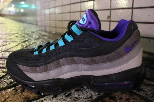 ナイキのAIR MAX95