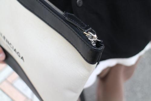 バレンシアガのNAVY CLIP