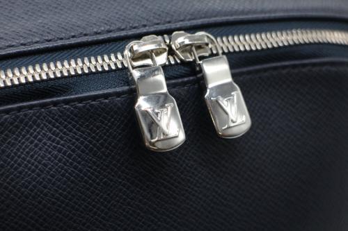 ルイヴィトンのアポロ・バックパック