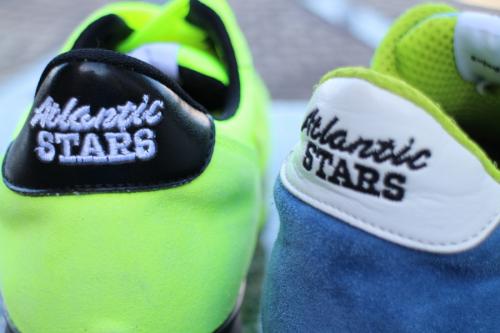 ANTARESのスニーカー