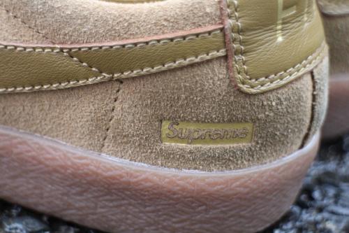 シュプリームのBLAZER