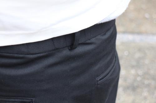 ネオンサインのワイドスラックス