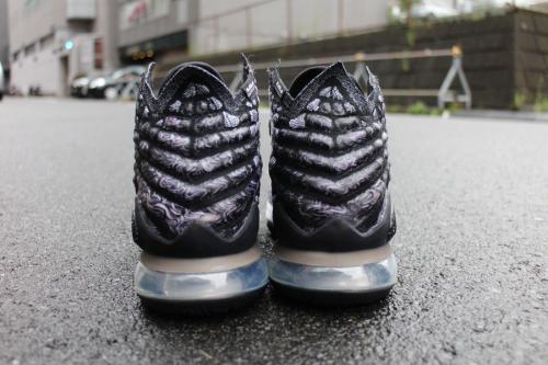 LEBRON 17のBQ3177-002