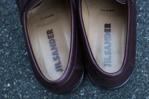 ペニーローファーのレザーシューズ