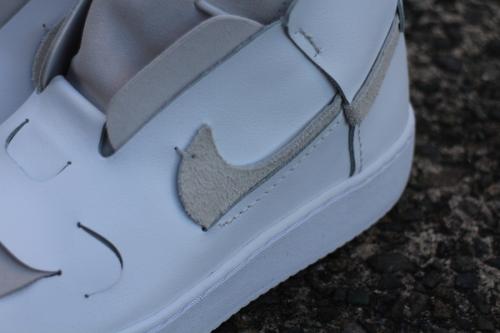 ナイキのVANDALIZED LX