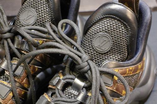 LOUIS VUITTON 　のルイ ヴィトン　