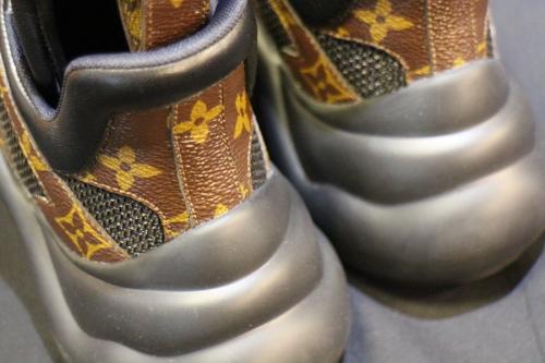 LVアークライト・ライン スニーカーの買取強化