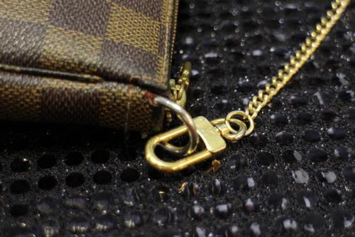 ルイ ヴィトン　のミニポシェット