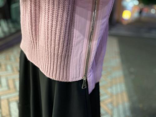 モンクレールのカシミヤ混サイドジップニット