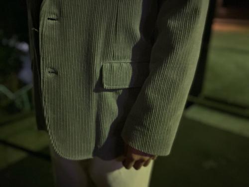 オーラリーのコーデュロイテーラードジャケット