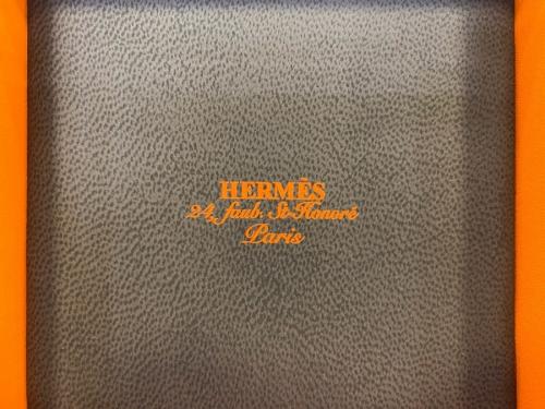 エルメスのシューヌダンクルピアス