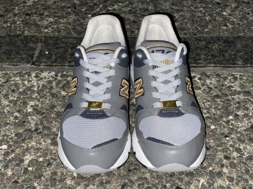 ニューバランスのCM1700NJ