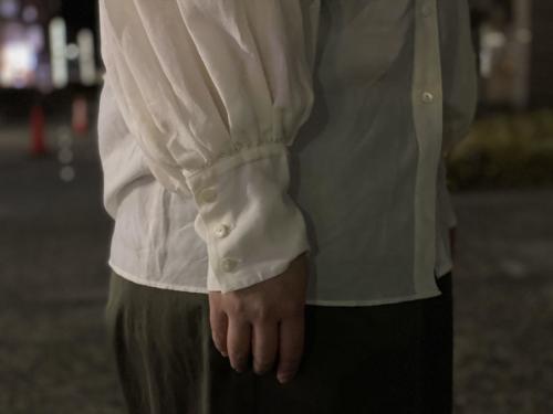 キアリスヴィンテージ × ジャーナルスタンダードのトライアングルタックブラウス