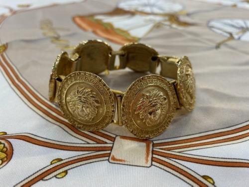 VERSACE　のヴェルサーチ