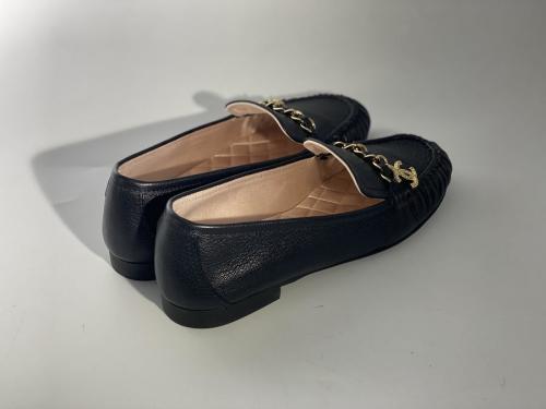 シャネルのチェーンデザインモカシンローファー/パテントタッセルローファー