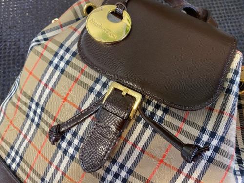 バーバリーズのヴィンテージノヴァチェックミニリュック