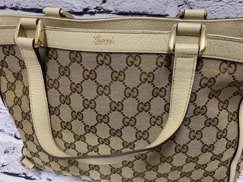 グッチのGGキャンバストートバッグ