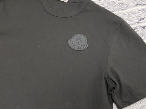 モンクレールのマグリアTシャツ