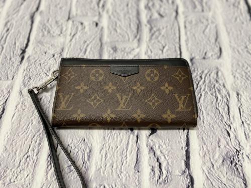 ルイ ヴィトン　のジッピー・ドラゴンヌ