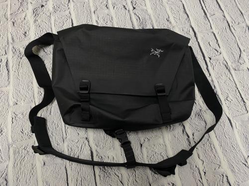 アークテリクスのGRANVILLE COURIER 10