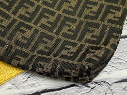 フェンディのズッカ柄ハンドバッグ