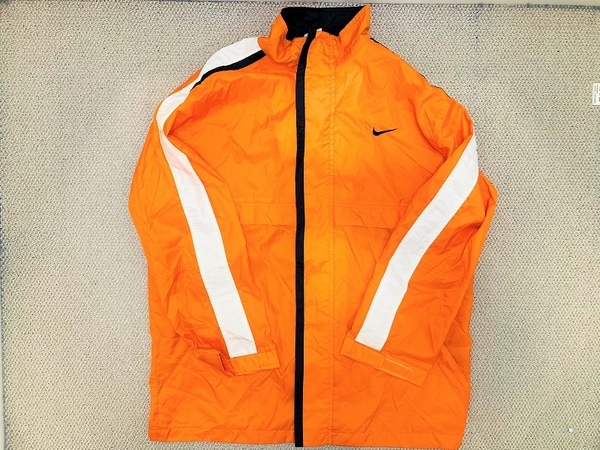 Nike ナイキ 普段着に合わせても可愛い Nikeのスポーツアイテムが入荷しました ユーズレット元住吉 11 13発行