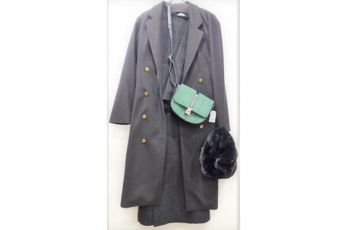 古着屋のロングスカート