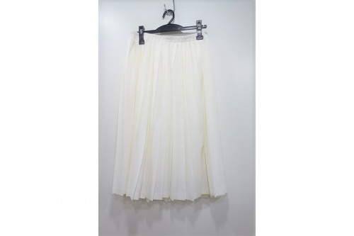 プリーツスカートの川崎