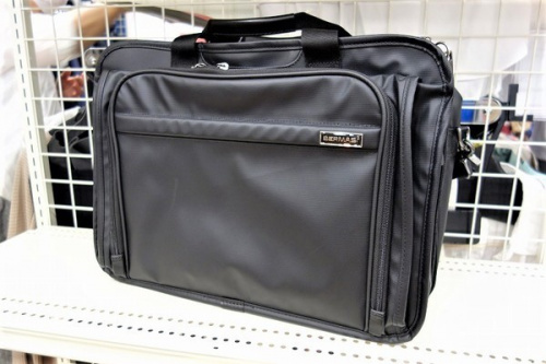 ブリーフケースのBARMAS