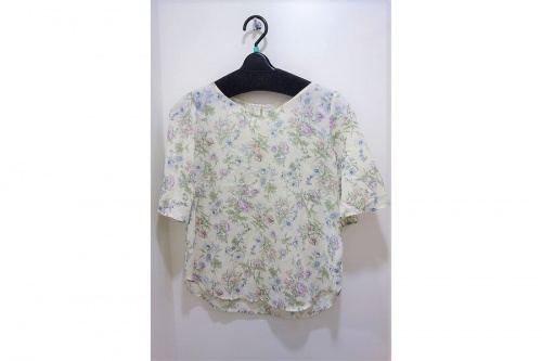 ブラウスの川崎