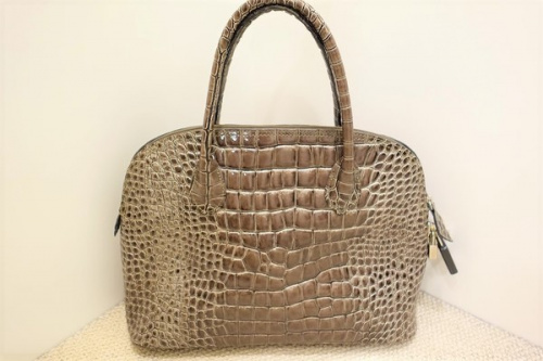 コレッツィオーネアレッサンドロのバッグ