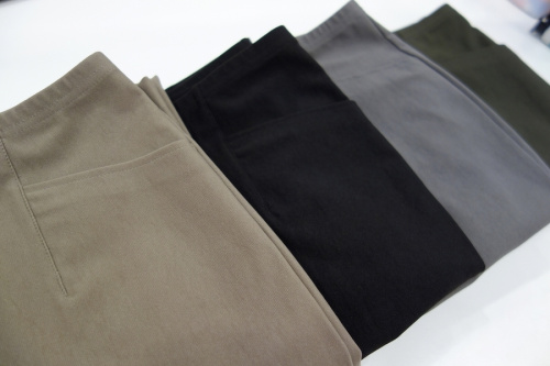 元住吉のストレッチパンツ