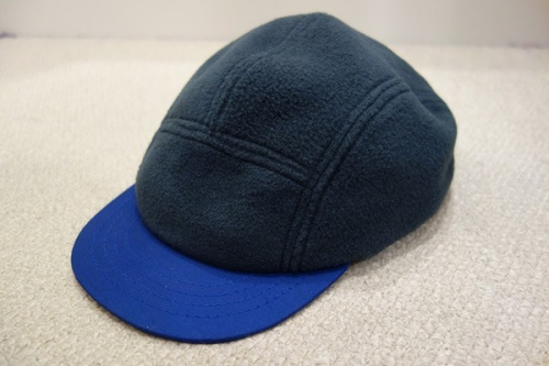 キャップの小物