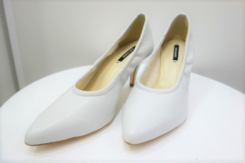 パンプスのツモリチサト