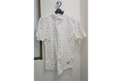 ズッカのシャツ