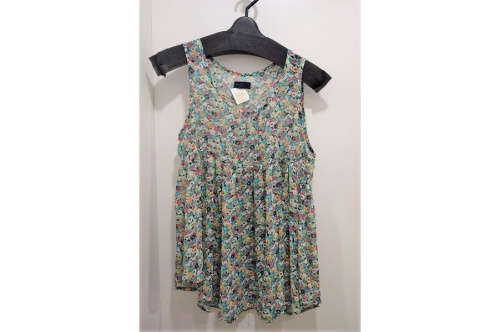 お買い得のブラウス