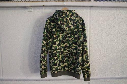 A BATHING APE×STUSSY 30周年記念 カモフラパーカー入荷！！ スタイル