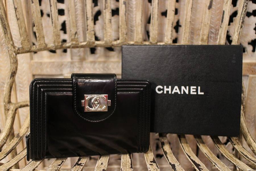 BOY CHANEL(ボーイシャネル)の2つ折り財布が入荷です！【スタイル町田