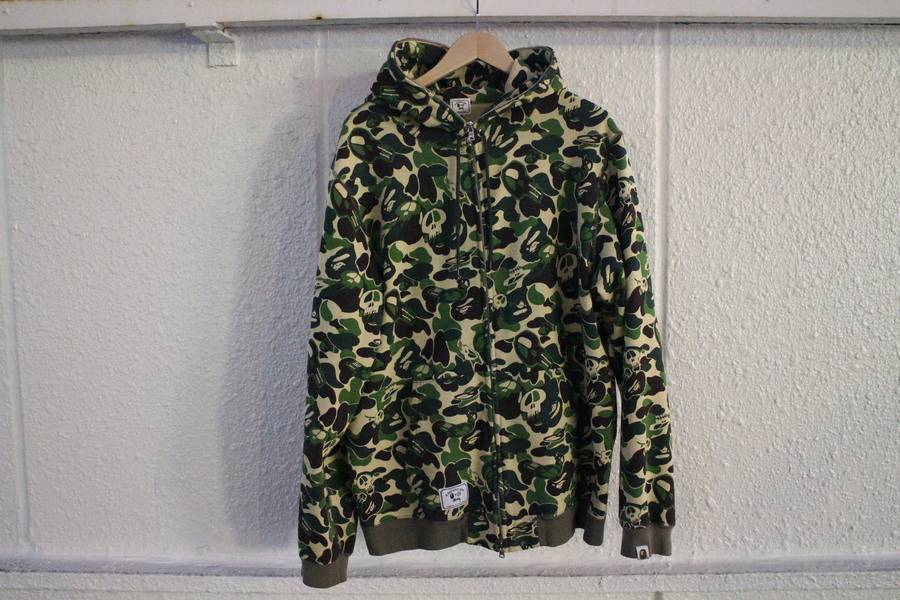 A BATHING APE×STUSSY 30周年記念 カモフラパーカー入荷！！ スタイル