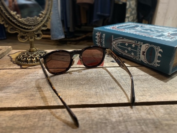 OLIVER PEOPLES×HOSOO 注目のコラボより、”SUNSET BLVD”入荷しました 