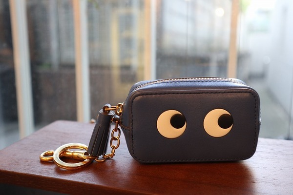 アニヤハインドマーチ　Anya Hindmarch  Eyes